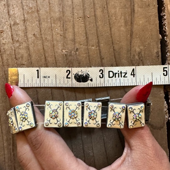 Vintage 🌸 Boho Cream & Rhinestone Enamel Stretch Bracelet Princesscore Floral - Picture 5 of 9